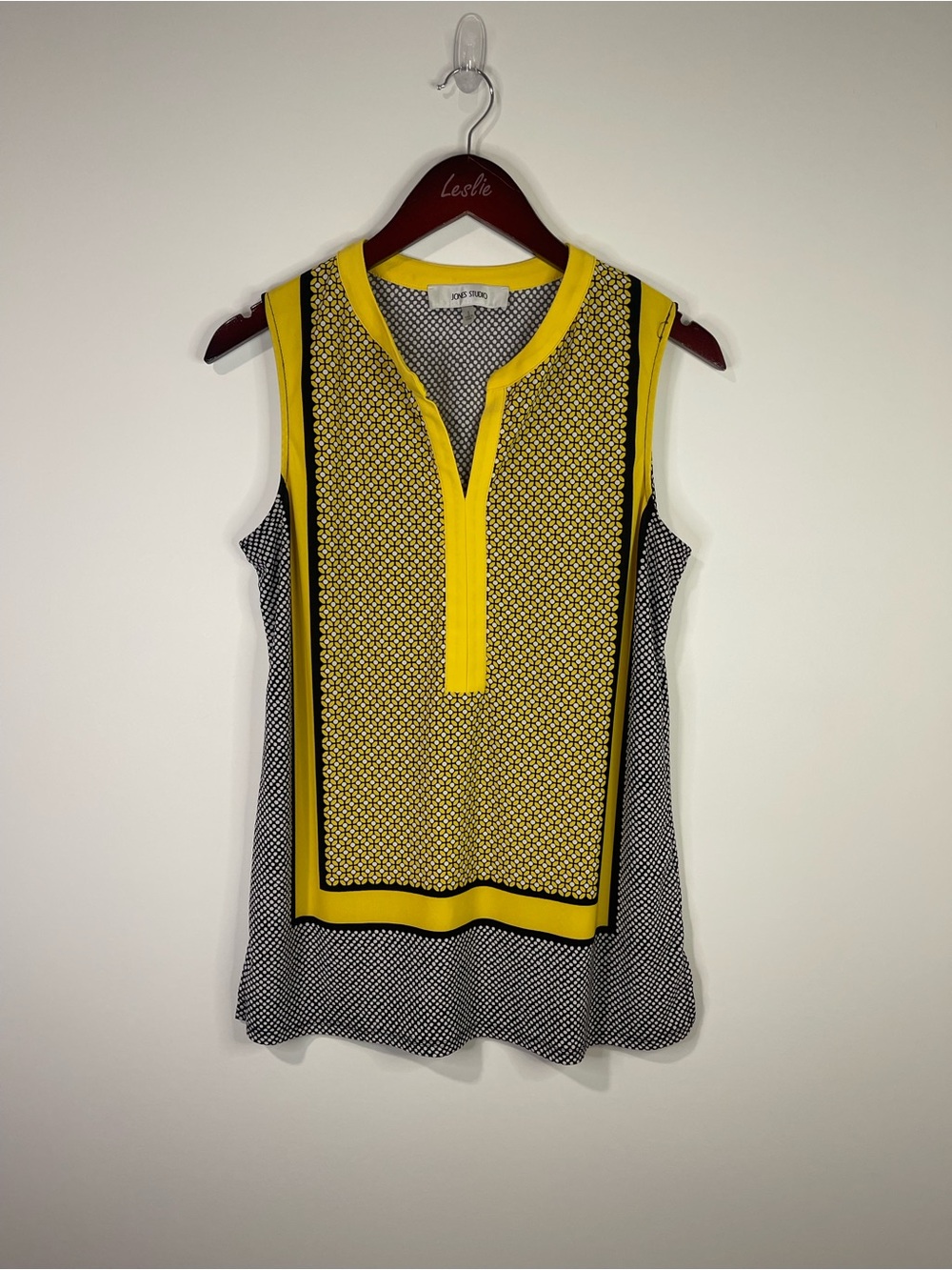 Jones Studio Yellow and Black Geometric Sleeveless V-Neck blouse.